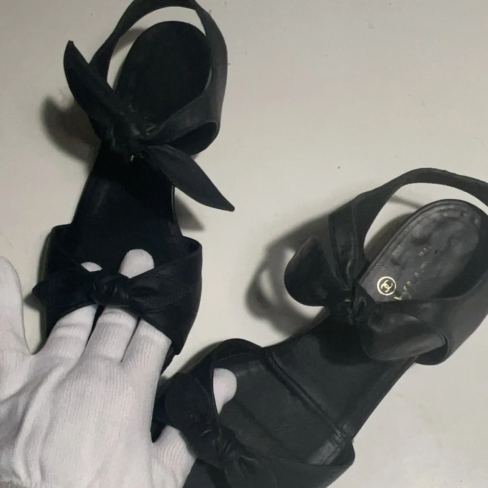 Sold Taking offers! CHANEL Black Knot-Detail Slingback Sandals